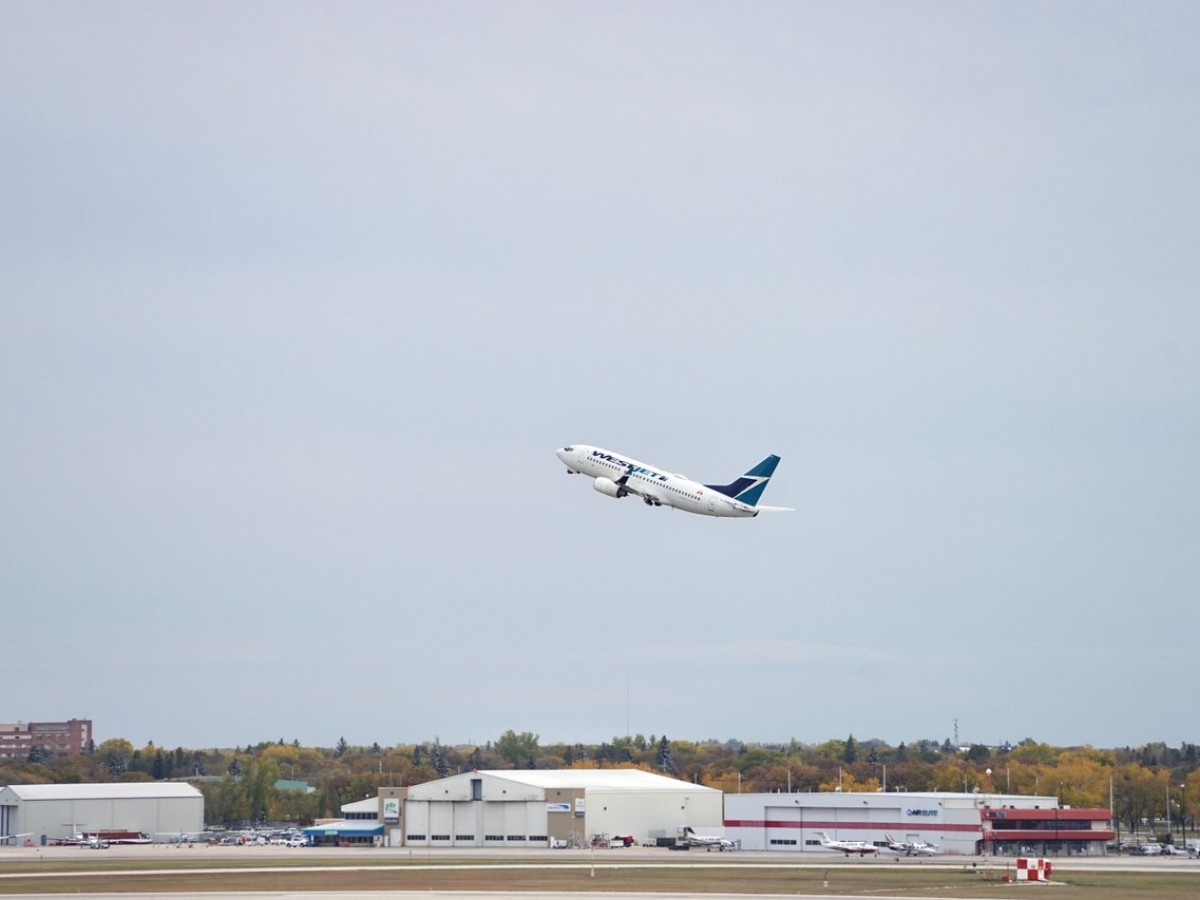 Winnipeg is ready for its closeup - The first direct flight from Winnipeg to L.A. took off Monday, October 31, 2022. Photo: Tyler Walsh
